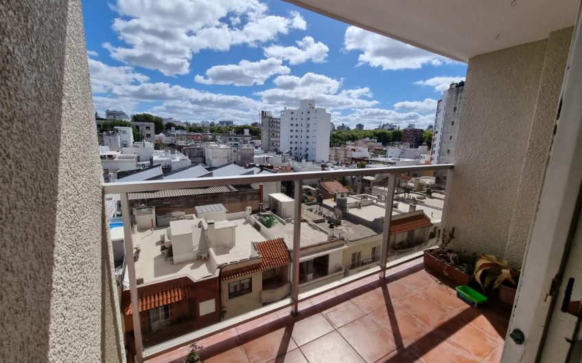 Apartamento de 3 dormitorios, con garage, vistas al mar.