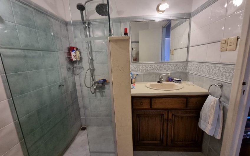 Apartamento de 3 dormitorios, con garage, vistas al mar.