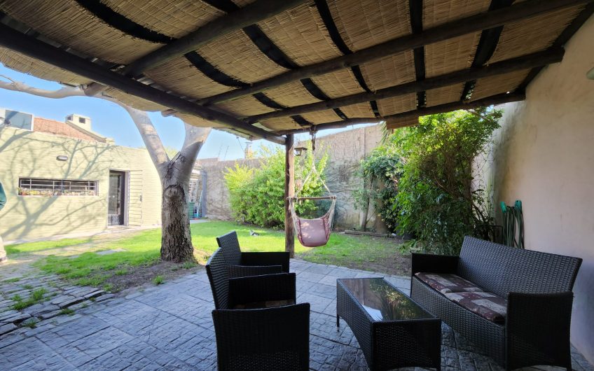 Venta Casa, 4 dormitorios, Carrasco Norte, 2 Garage.