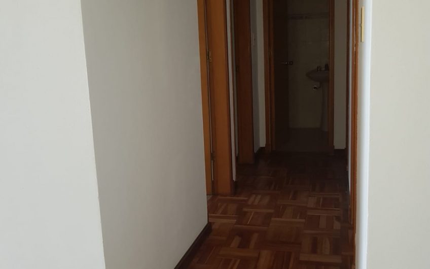 Venta apartamento, 2 dormitorios, Malvín, Garage, Rambla.