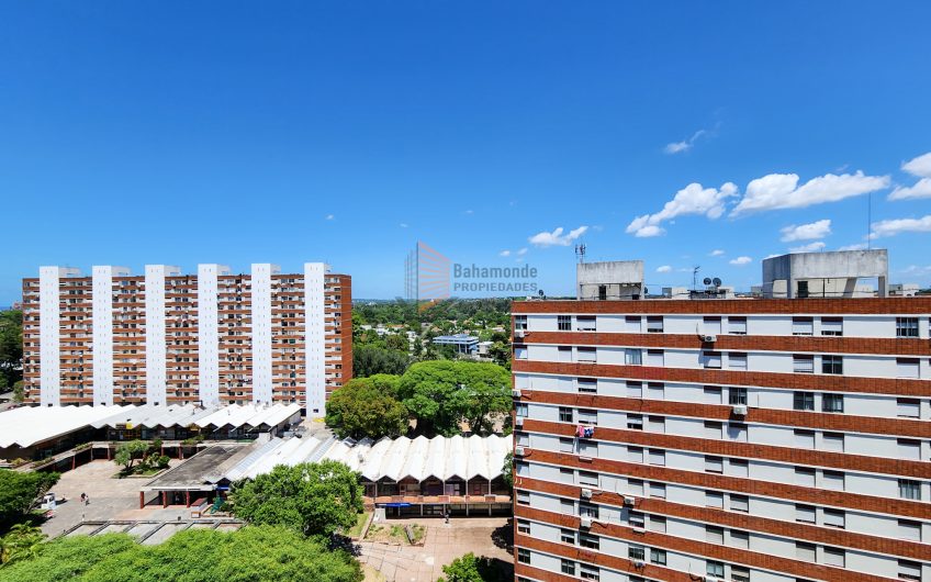 Dos dormitorios, con cochera, piso 15