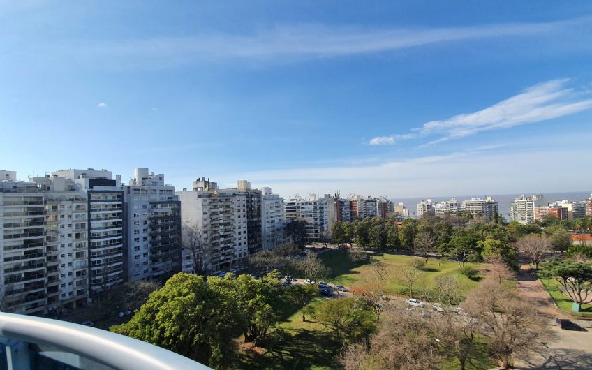 De revista, frente a Parque Villa Biarritz, 4 dormitorios