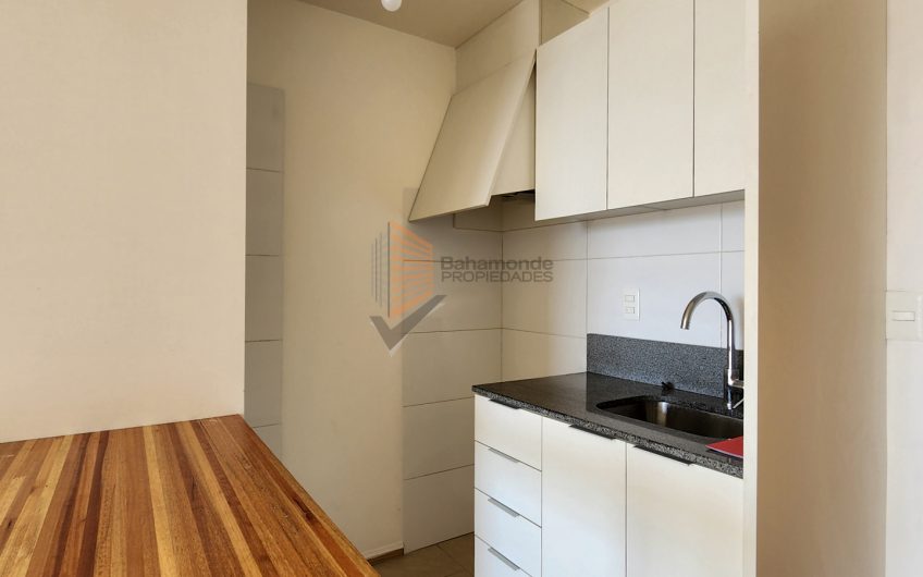 Apartamento en Venta, un dormitorio con garage.