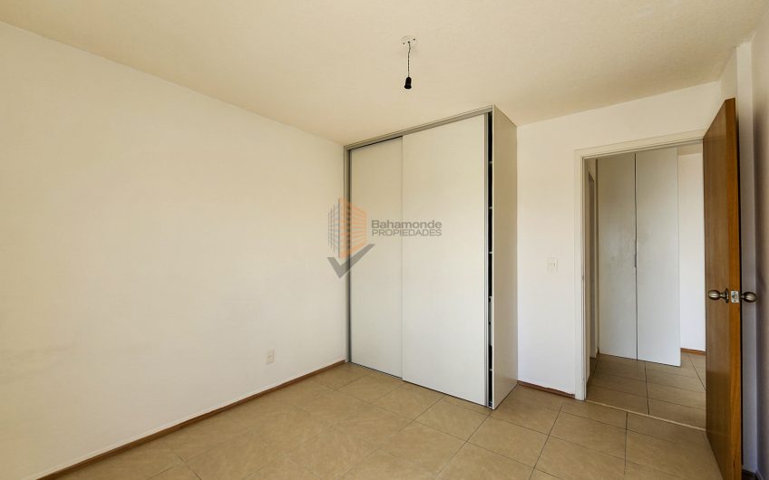Apartamento en Venta, un dormitorio con garage.