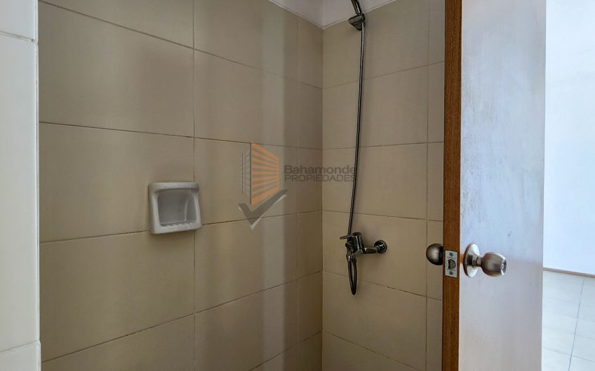 Apartamento en Venta, un dormitorio con garage.