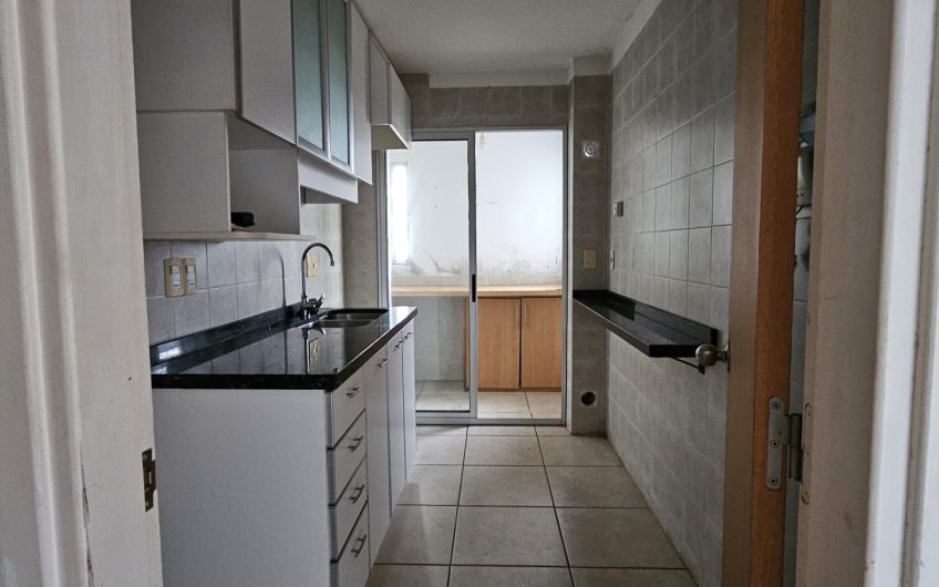 Frente a Rambla de Malvin, 2 dormitorios, 2 baños, garage