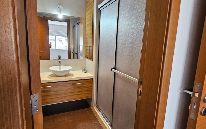 Apartamento en venta,2 dormitorios en suite, baño social, garage