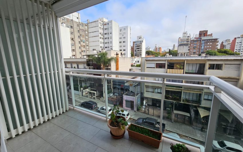 Apartamento en venta,2 dormitorios en suite, baño social, garage