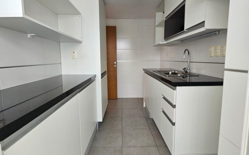Apartamento en venta,2 dormitorios en suite, baño social, garage