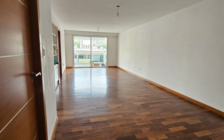 Apartamento en venta,2 dormitorios en suite, baño social, garage