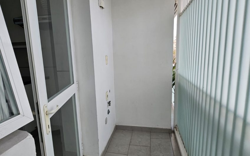 Apartamento en venta,2 dormitorios en suite, baño social, garage