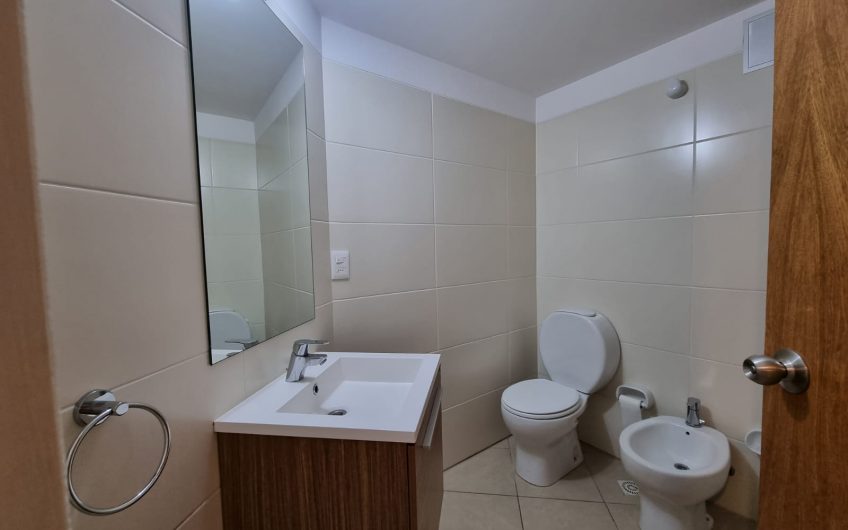 Apartamento, 2 dormitorios, garage, se vende con renta