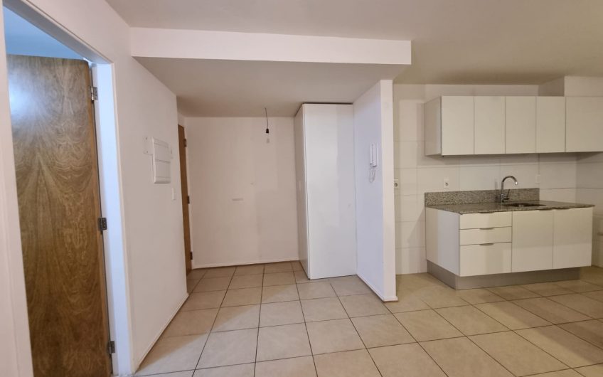 Apartamento, 2 dormitorios, garage, se vende con renta