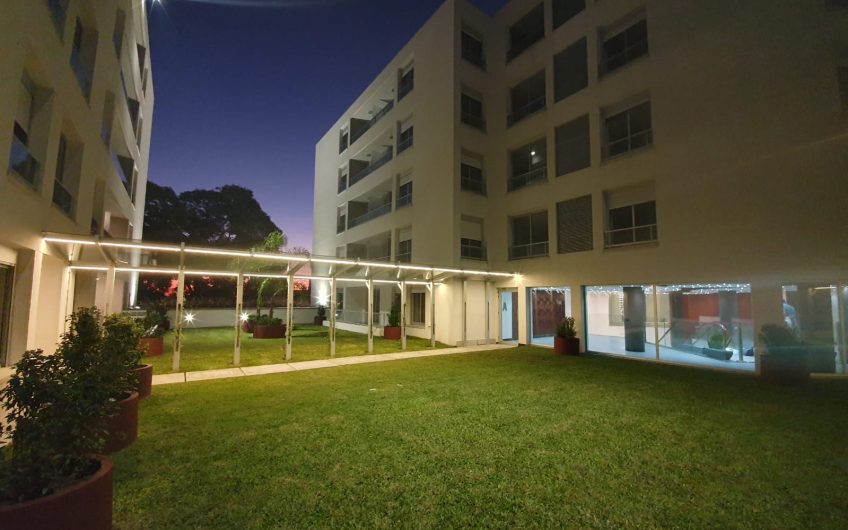 Apartamento, 2 dormitorios, garage, se vende con renta