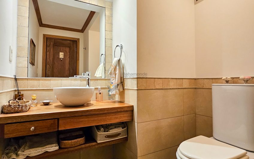 Apartamento 135 metros, garage, box, parrillero U$S 435.000