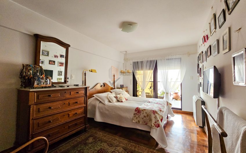 Apartamento 135 metros, garage, box, parrillero U$S 435.000