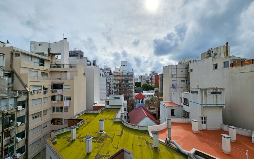 Apartamento 135 metros, garage, box, parrillero U$S 435.000