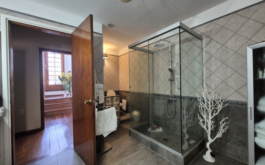 Casa en padrón único, pronta para entrar