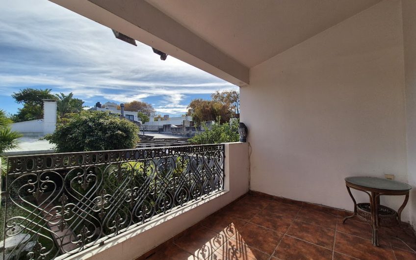 Casa en padrón único, pronta para entrar