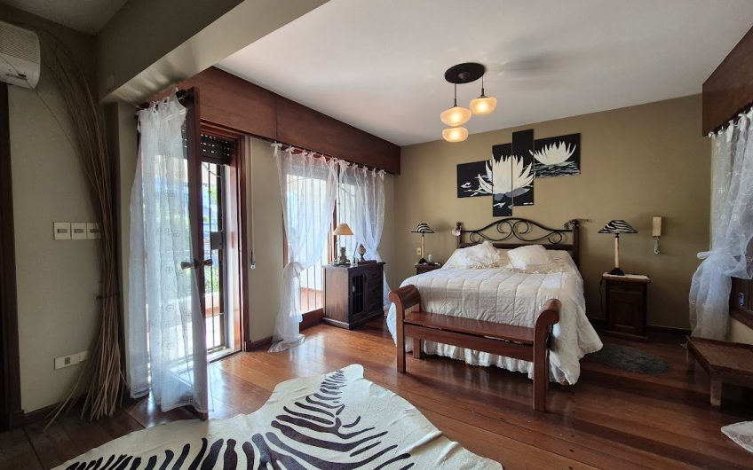 Casa en padrón único, pronta para entrar