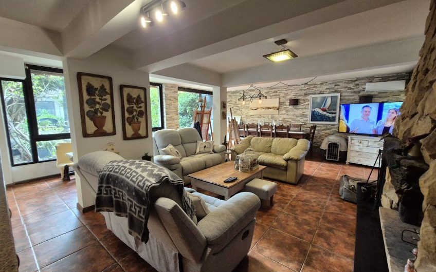 Casa en padrón único, pronta para entrar