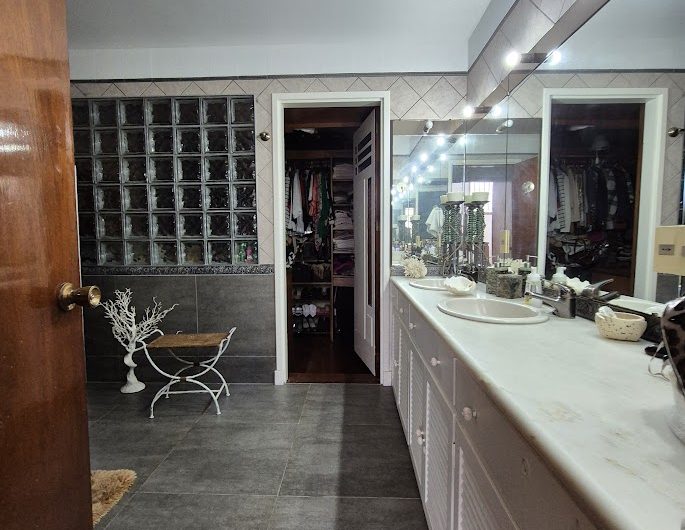 Casa en padrón único, pronta para entrar