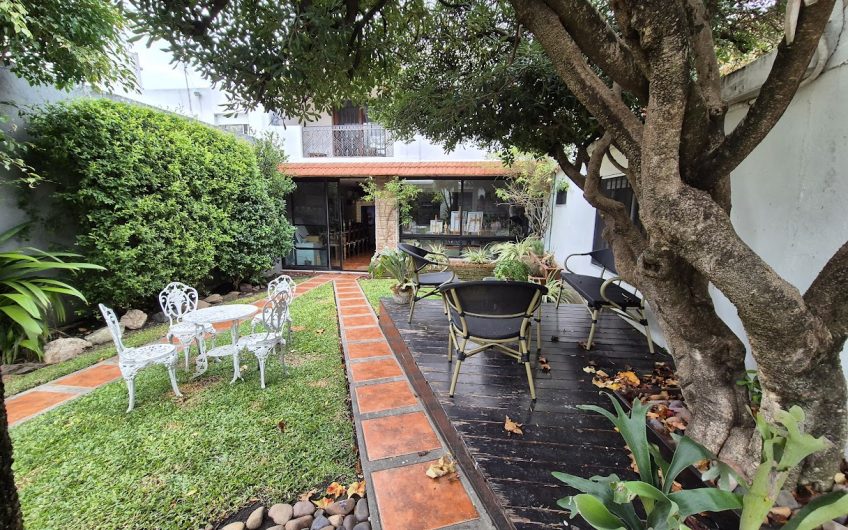 Casa en padrón único, pronta para entrar