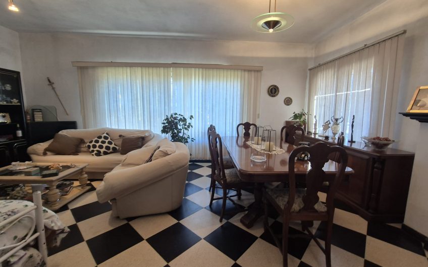 Casa, padrón único, 4 dormitorios, cocheras
