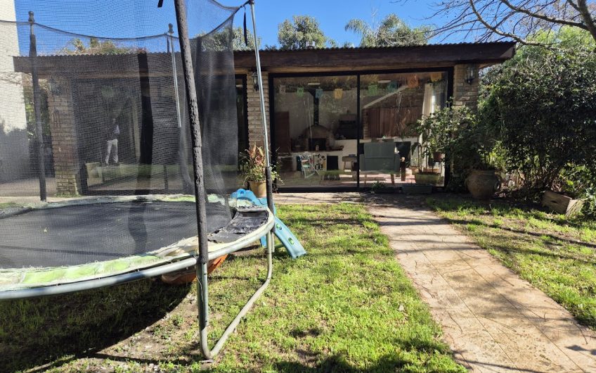Casa, terreno 713 mts, 258 construidos, 4 dormitorios