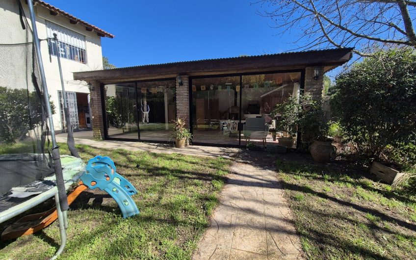 Casa, terreno 713 mts, 258 construidos, 4 dormitorios