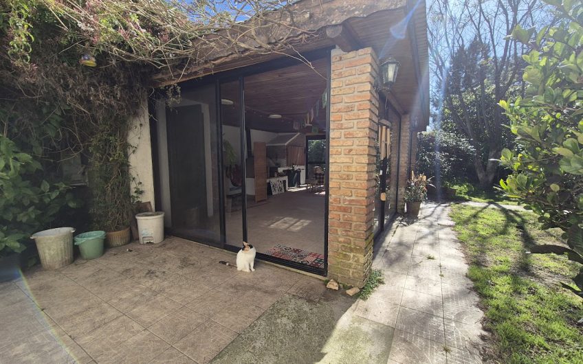 Casa, terreno 713 mts, 258 construidos, 4 dormitorios