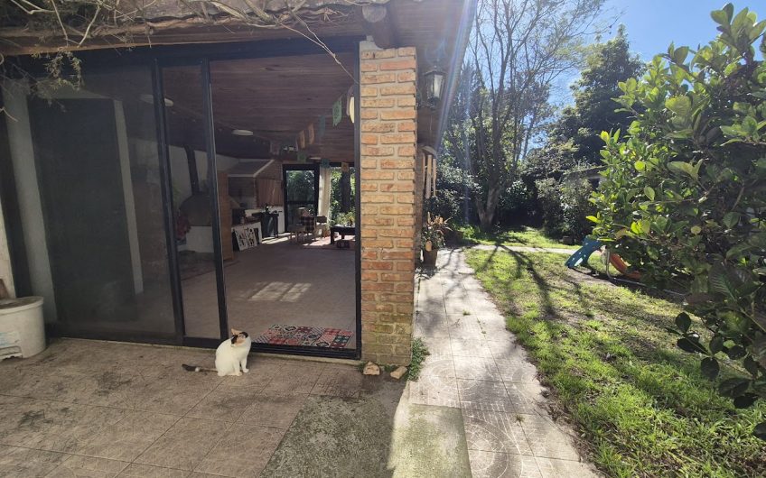 Casa, terreno 713 mts, 258 construidos, 4 dormitorios