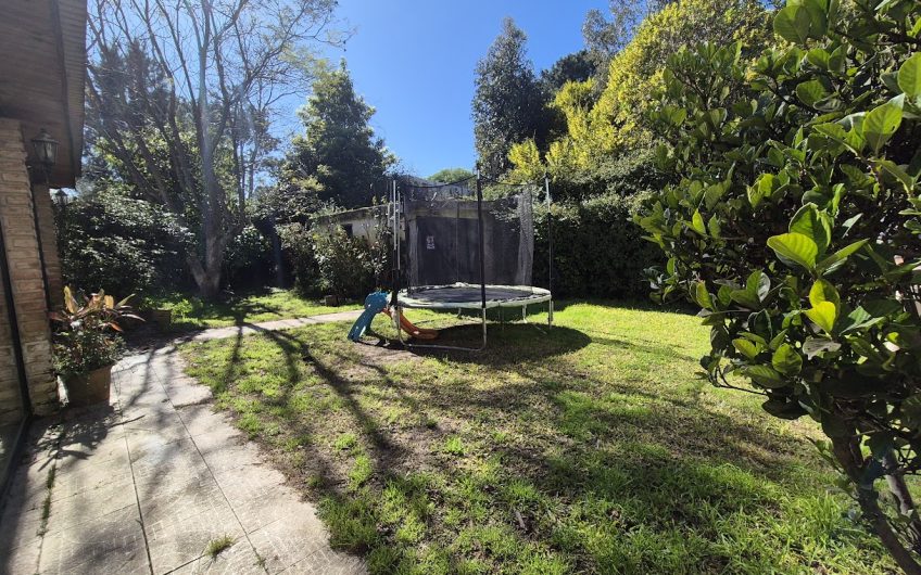 Casa, terreno 713 mts, 258 construidos, 4 dormitorios